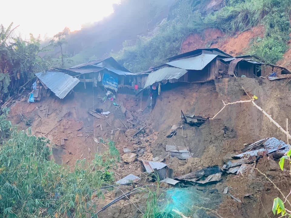 Thêm điểm sạt lở tại xã Phước Lộc, huyện Phước Sơn, tỉnh Quảng Nam, vùi lấp 11 người